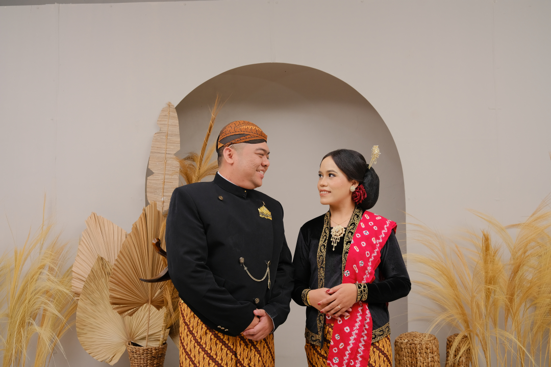 https://pynad.webnikah.com/dirmember/00000027/happysianturi/photo-264645-309944-l-202409020301.jpg