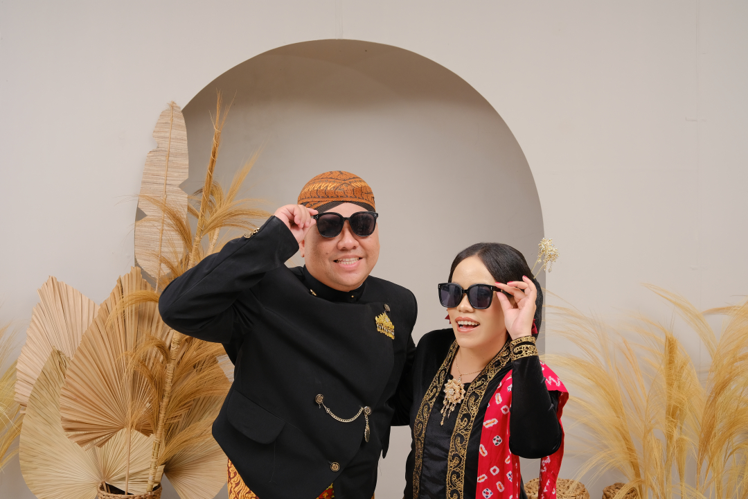 https://pynad.webnikah.com/dirmember/00000027/happysianturi/photo-264645-309946-l-202409020306.jpg